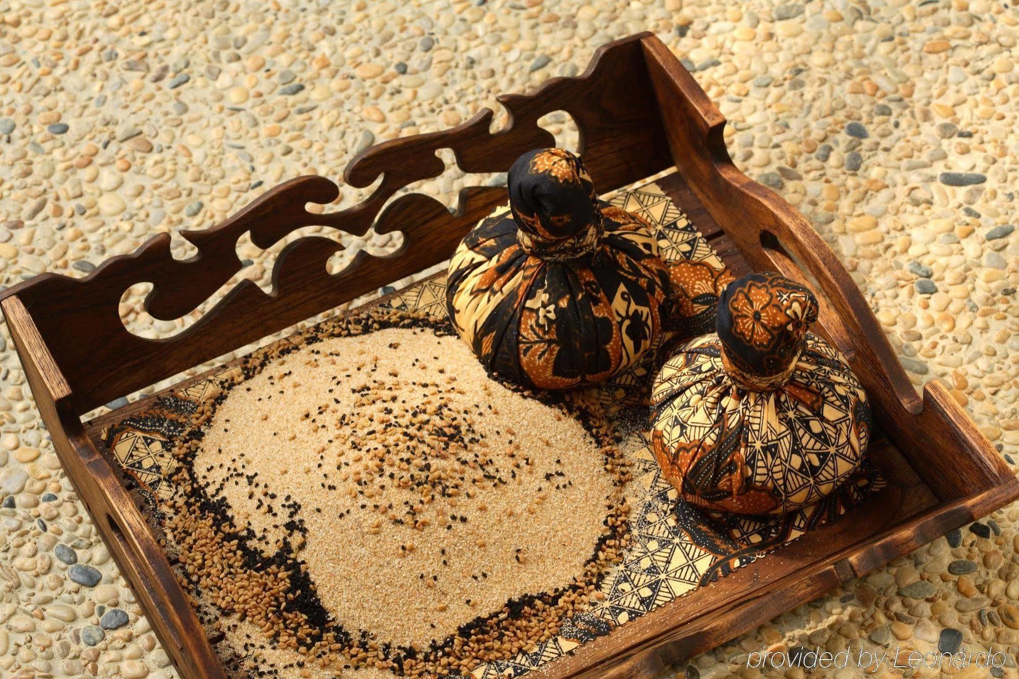 Tanjong Jara Resort, Terengganu - A Small Luxury Hotels Of The World Dungun Εξωτερικό φωτογραφία A tray of sesame seeds and sesame oil